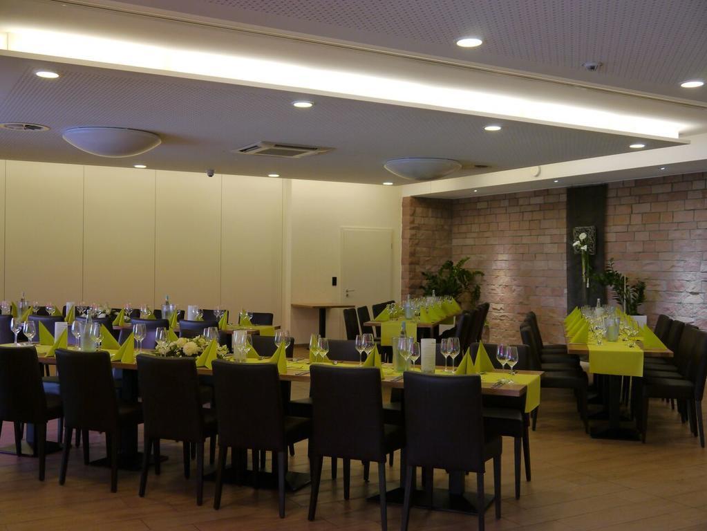 Sutter'S Landhaus Hotell Gensingen Exteriör bild
