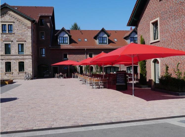 Sutter'S Landhaus Hotell Gensingen Exteriör bild