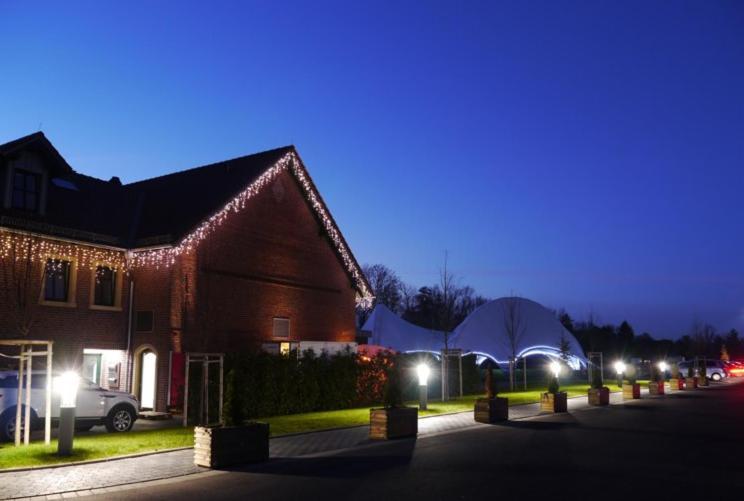 Sutter'S Landhaus Hotell Gensingen Exteriör bild